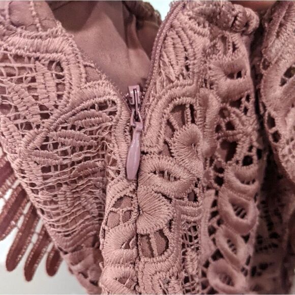 Lovers & Friends | Dream Vacay lace dress in Mauve - Picture 11 of 15